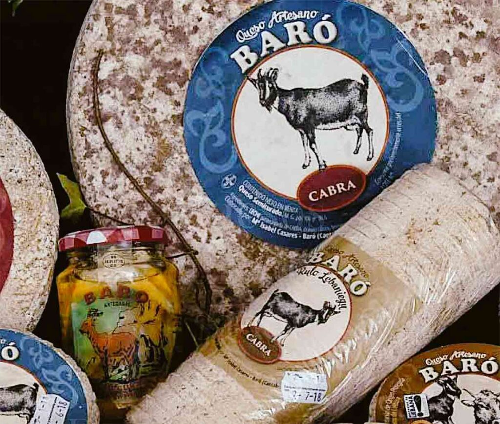 quesos de baro elabarados entre los quesos de liebana para consumir con miel de liebana